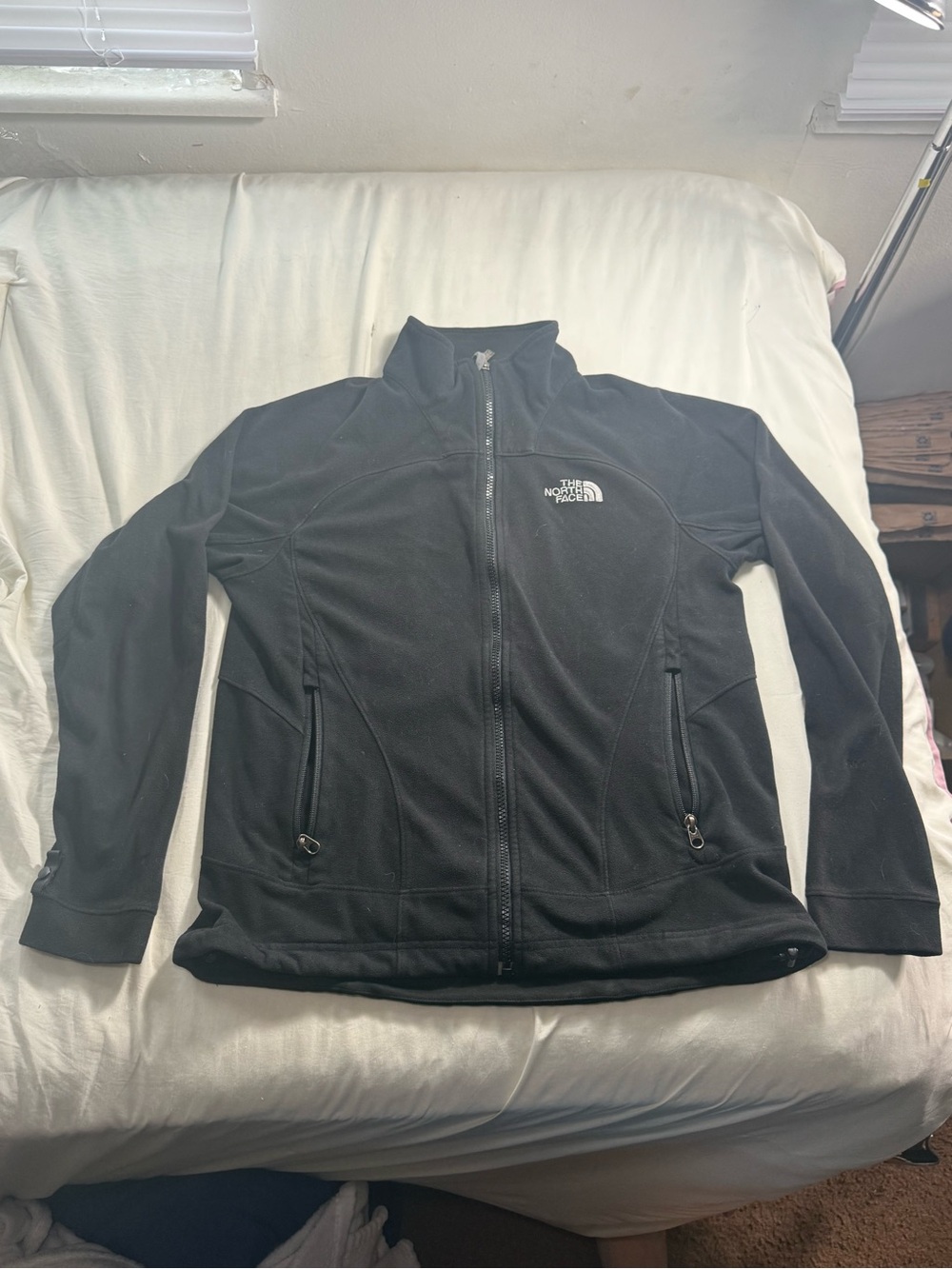 The North Face Men’s Black Full-Zip Fleece Jacket (Men’s Medium)